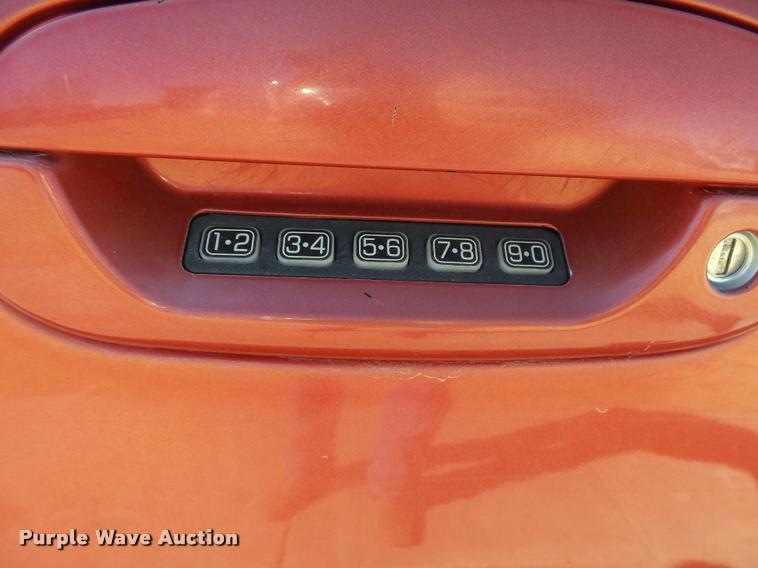 image for item DB1937 2001 Ford Expedition Eddie Bauer SUV