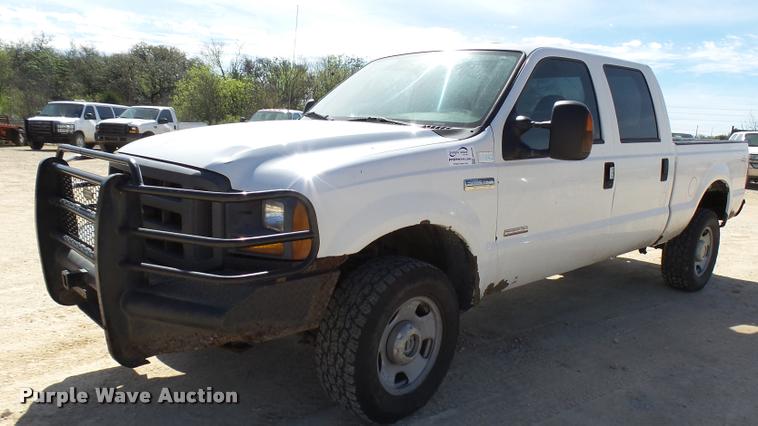 image for item DB2428 2005 Ford F350 Super Duty Crew Cab pickup truck