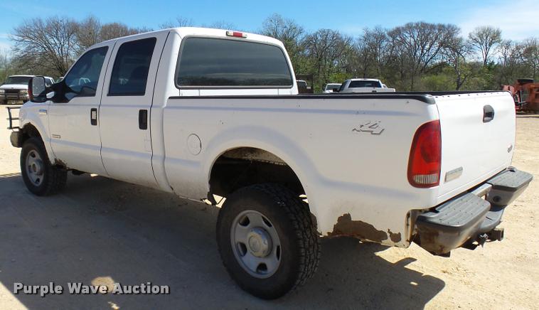 image for item DB2428 2005 Ford F350 Super Duty Crew Cab pickup truck