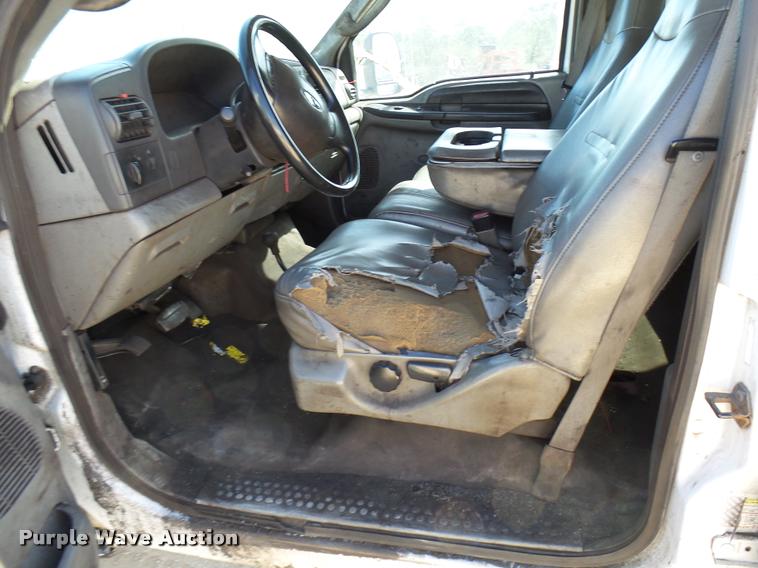 image for item DB2428 2005 Ford F350 Super Duty Crew Cab pickup truck