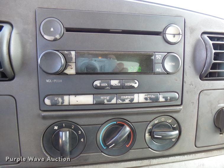 image for item DB2428 2005 Ford F350 Super Duty Crew Cab pickup truck