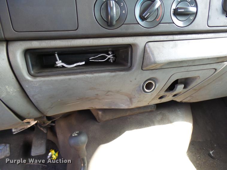 image for item DB2428 2005 Ford F350 Super Duty Crew Cab pickup truck