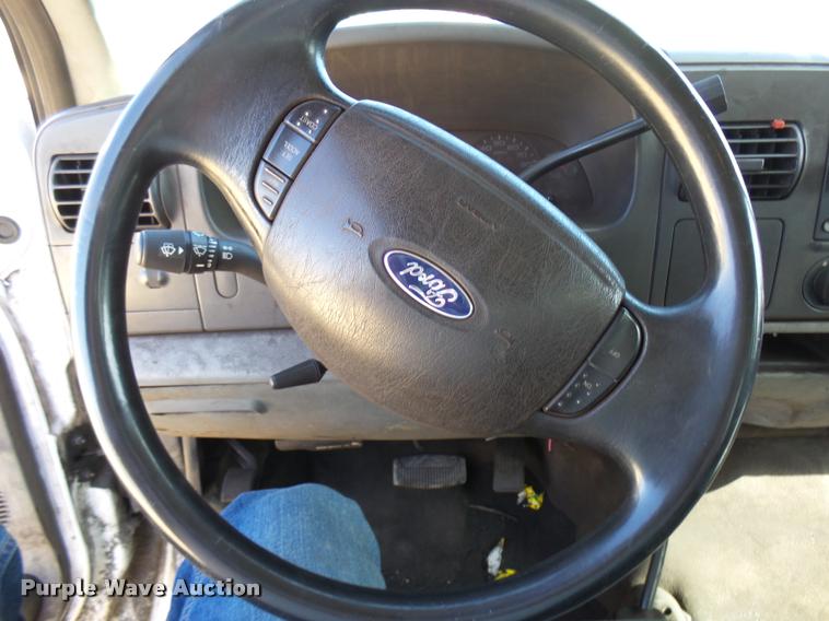 image for item DB2428 2005 Ford F350 Super Duty Crew Cab pickup truck