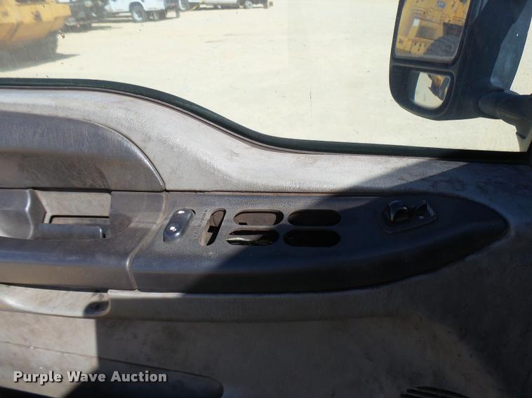 image for item DB2428 2005 Ford F350 Super Duty Crew Cab pickup truck