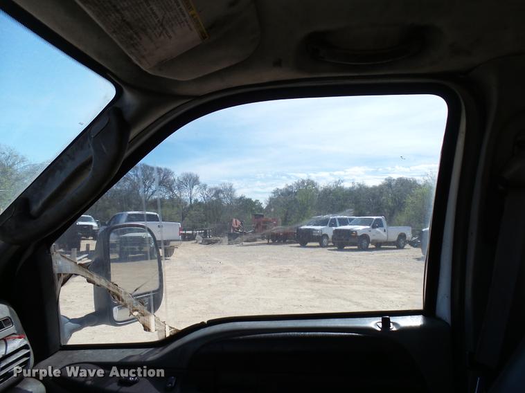 image for item DB2428 2005 Ford F350 Super Duty Crew Cab pickup truck