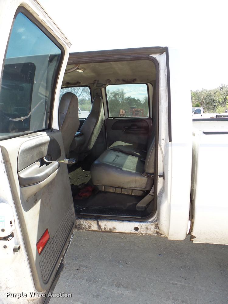 image for item DB2428 2005 Ford F350 Super Duty Crew Cab pickup truck