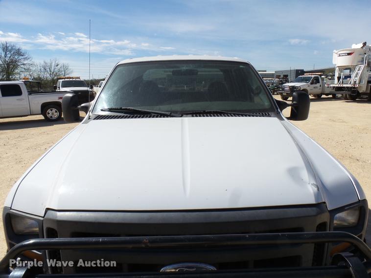 image for item DB2428 2005 Ford F350 Super Duty Crew Cab pickup truck