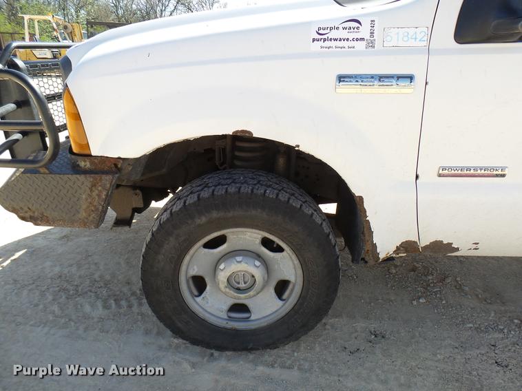 image for item DB2428 2005 Ford F350 Super Duty Crew Cab pickup truck