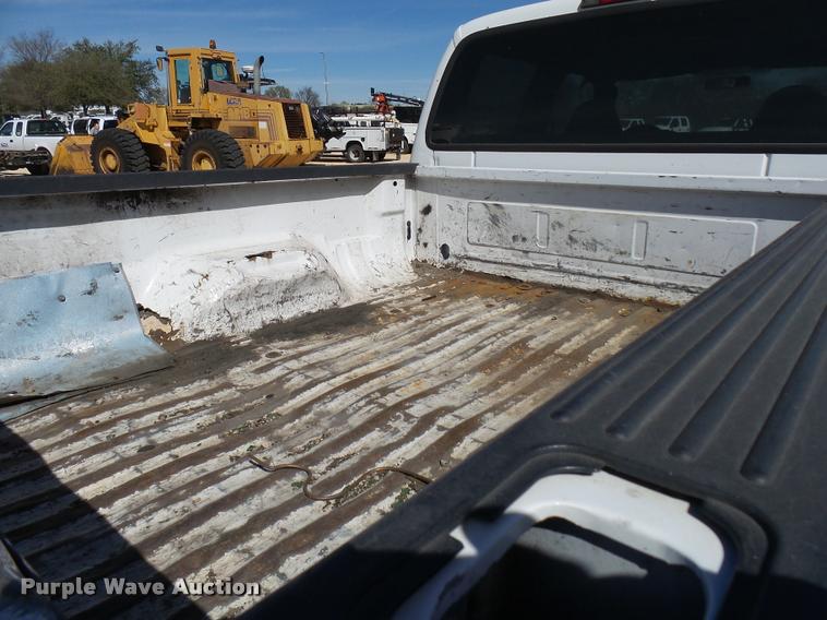 image for item DB2428 2005 Ford F350 Super Duty Crew Cab pickup truck