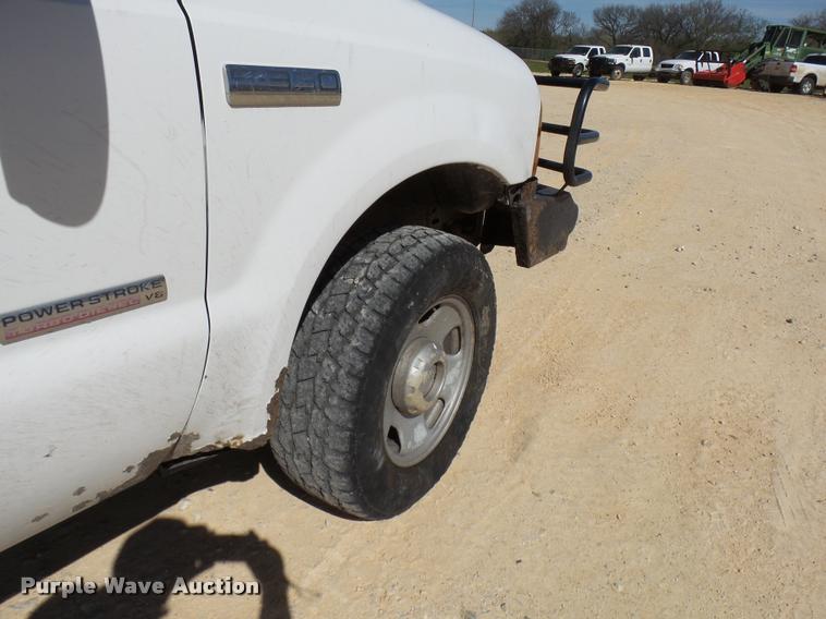image for item DB2428 2005 Ford F350 Super Duty Crew Cab pickup truck