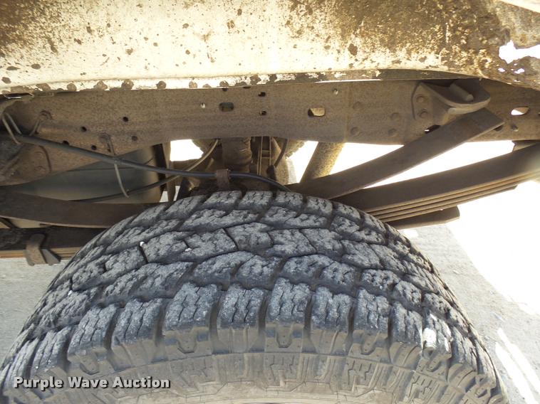 image for item DB2428 2005 Ford F350 Super Duty Crew Cab pickup truck