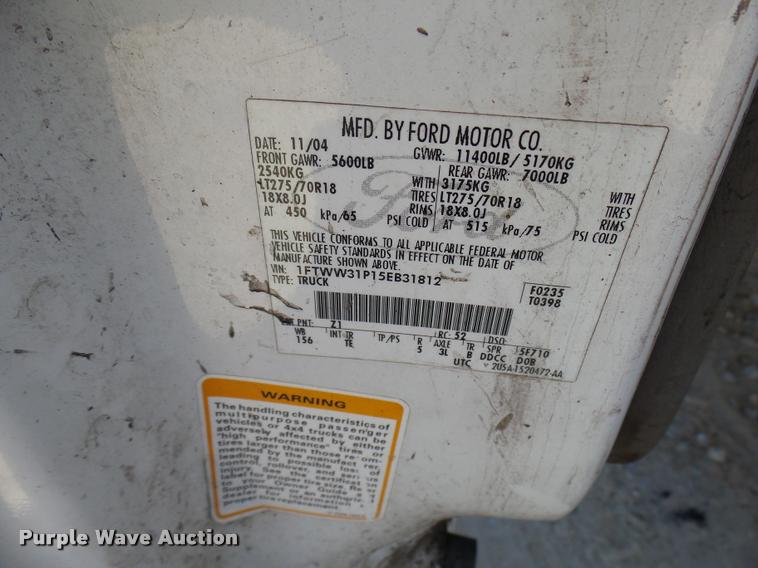 image for item DB2428 2005 Ford F350 Super Duty Crew Cab pickup truck