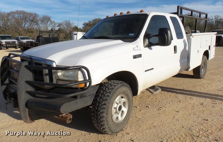 image for item DB2431 2002 Ford F350 Super Duty SuperCab pickup truck