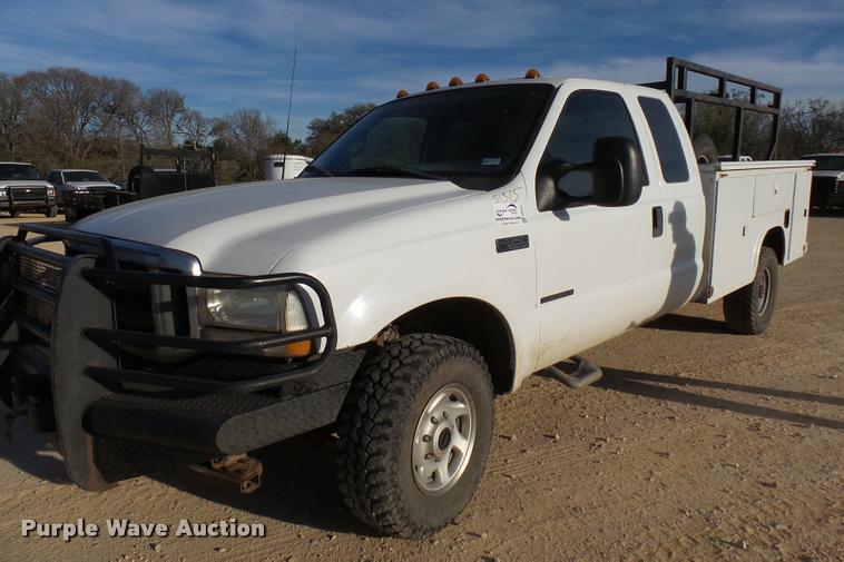 image for item DB2431 2002 Ford F350 Super Duty SuperCab pickup truck