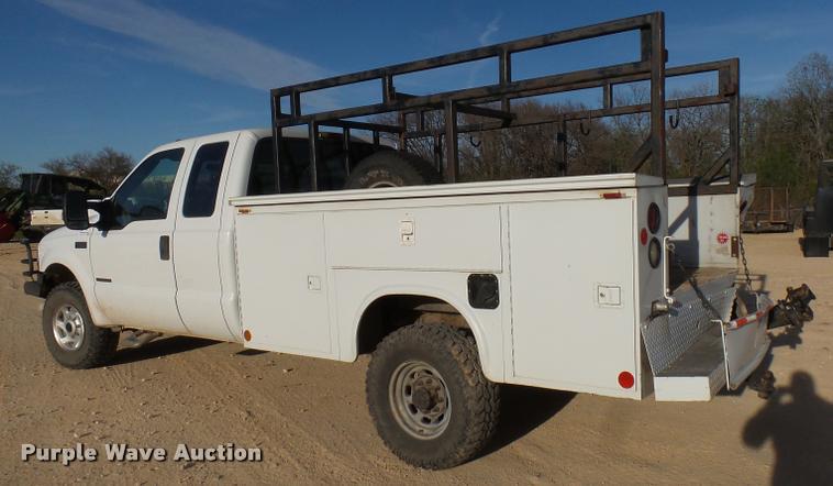 image for item DB2431 2002 Ford F350 Super Duty SuperCab pickup truck