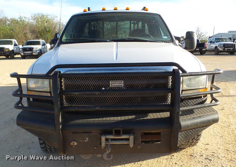 image for item DB2431 2002 Ford F350 Super Duty SuperCab pickup truck