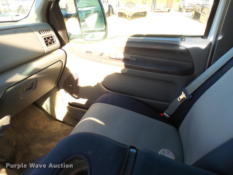 image for item DB2431 2002 Ford F350 Super Duty SuperCab pickup truck