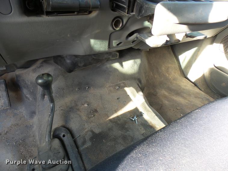 image for item DB2431 2002 Ford F350 Super Duty SuperCab pickup truck