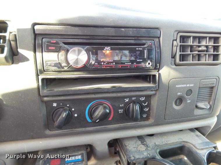 image for item DB2431 2002 Ford F350 Super Duty SuperCab pickup truck