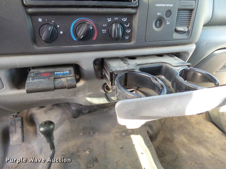 image for item DB2431 2002 Ford F350 Super Duty SuperCab pickup truck