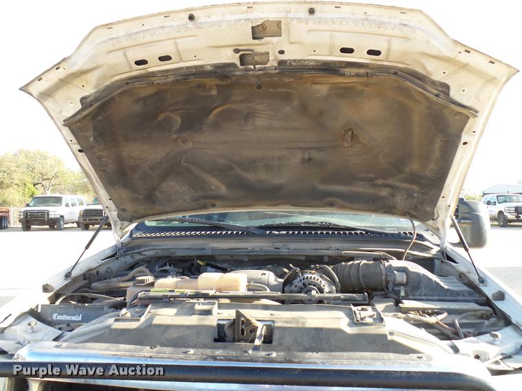 image for item DB2431 2002 Ford F350 Super Duty SuperCab pickup truck