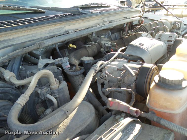 image for item DB2431 2002 Ford F350 Super Duty SuperCab pickup truck