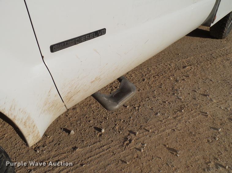 image for item DB2431 2002 Ford F350 Super Duty SuperCab pickup truck
