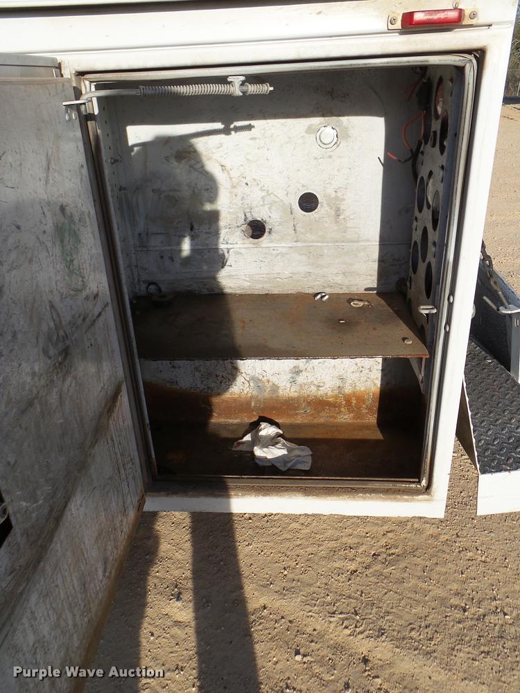 image for item DB2431 2002 Ford F350 Super Duty SuperCab pickup truck