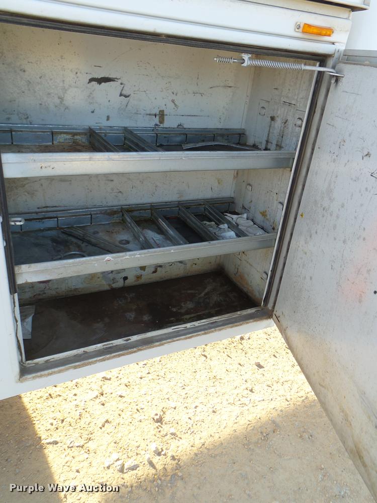 image for item DB2431 2002 Ford F350 Super Duty SuperCab pickup truck