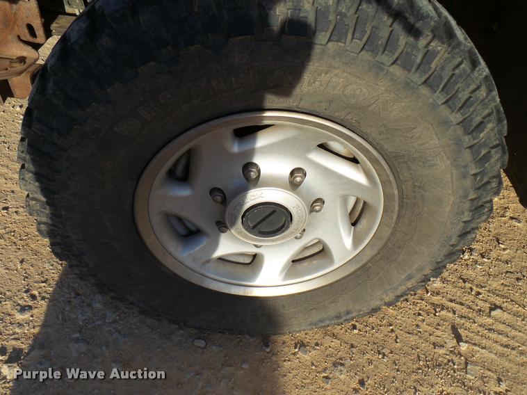 image for item DB2431 2002 Ford F350 Super Duty SuperCab pickup truck