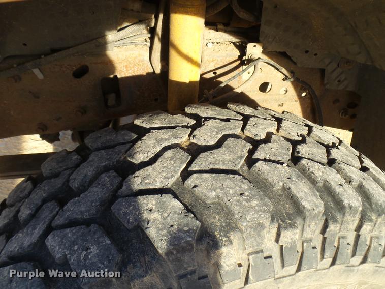 image for item DB2431 2002 Ford F350 Super Duty SuperCab pickup truck