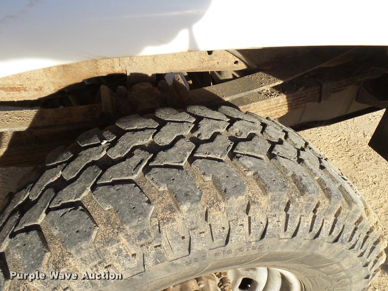 image for item DB2431 2002 Ford F350 Super Duty SuperCab pickup truck