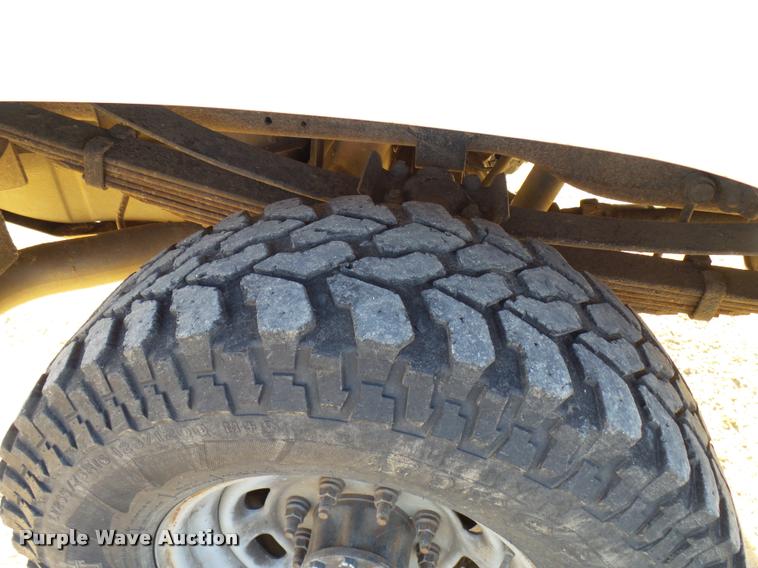 image for item DB2431 2002 Ford F350 Super Duty SuperCab pickup truck