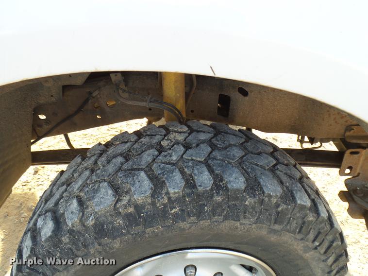 image for item DB2431 2002 Ford F350 Super Duty SuperCab pickup truck