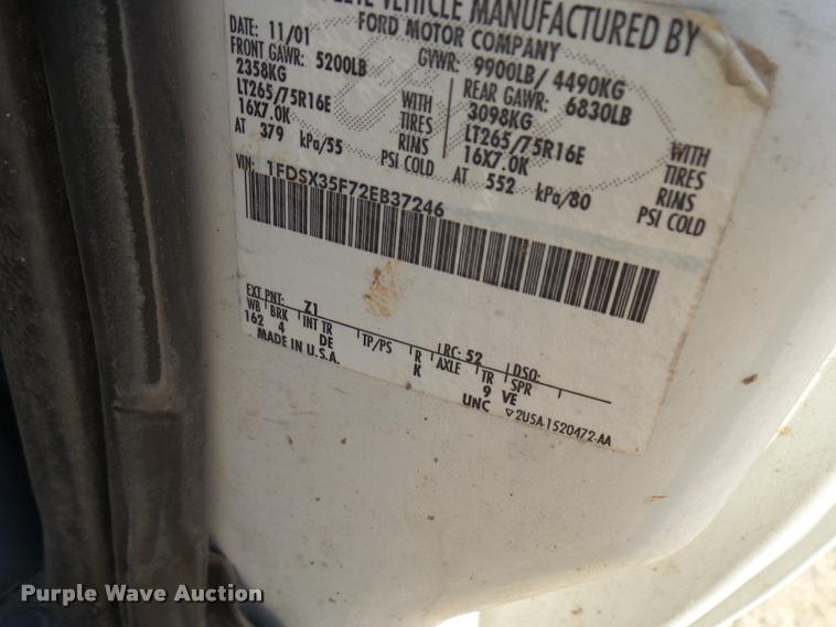 image for item DB2431 2002 Ford F350 Super Duty SuperCab pickup truck