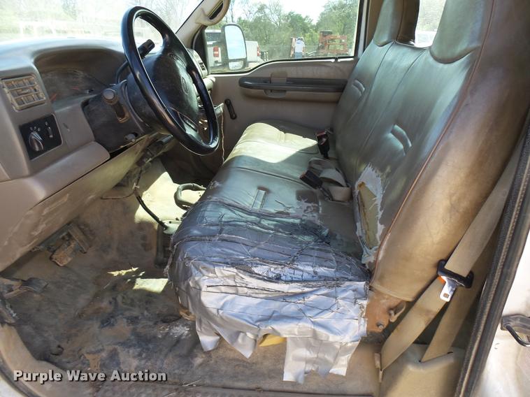 image for item DB2432 2001 Ford F350 Super Duty SuperCab pickup truck