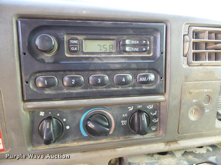 image for item DB2432 2001 Ford F350 Super Duty SuperCab pickup truck