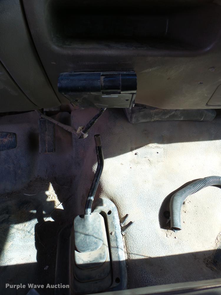 image for item DB2432 2001 Ford F350 Super Duty SuperCab pickup truck