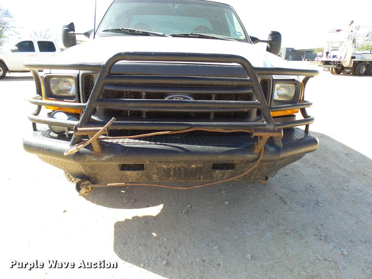 image for item DB2432 2001 Ford F350 Super Duty SuperCab pickup truck