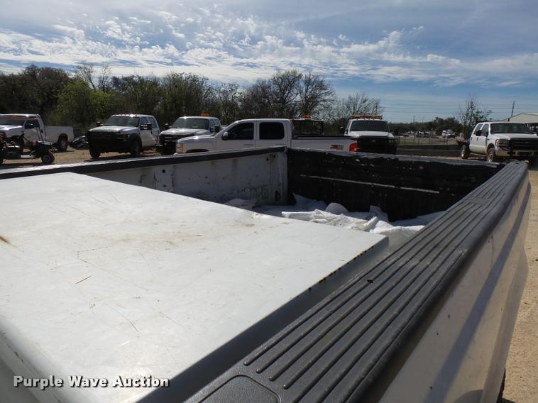 image for item DB2432 2001 Ford F350 Super Duty SuperCab pickup truck