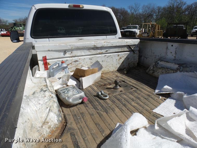 image for item DB2432 2001 Ford F350 Super Duty SuperCab pickup truck