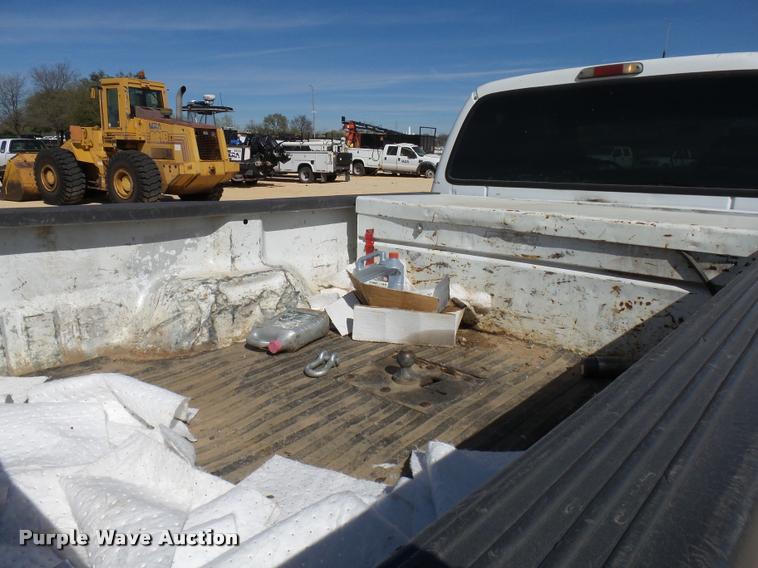 image for item DB2432 2001 Ford F350 Super Duty SuperCab pickup truck