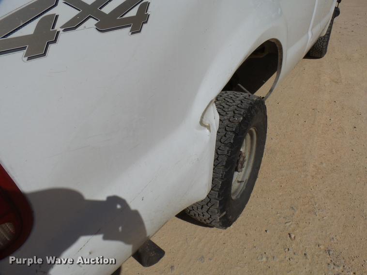 image for item DB2432 2001 Ford F350 Super Duty SuperCab pickup truck