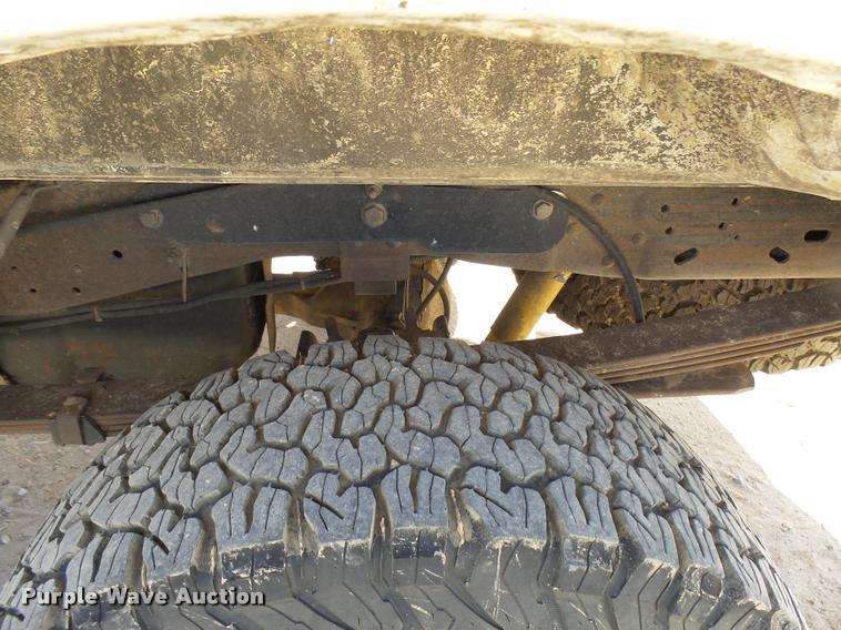 image for item DB2432 2001 Ford F350 Super Duty SuperCab pickup truck