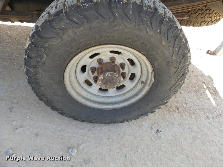 image for item DB2432 2001 Ford F350 Super Duty SuperCab pickup truck