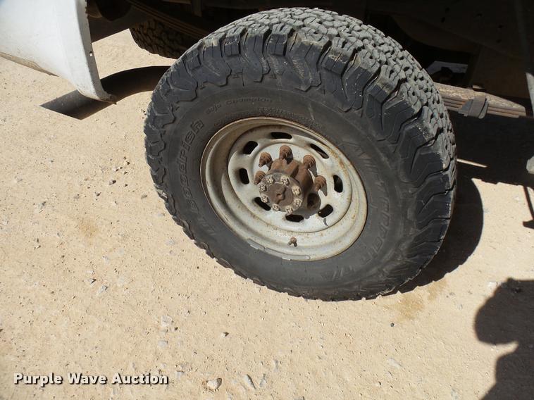 image for item DB2432 2001 Ford F350 Super Duty SuperCab pickup truck