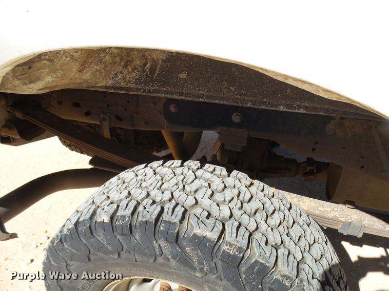 image for item DB2432 2001 Ford F350 Super Duty SuperCab pickup truck