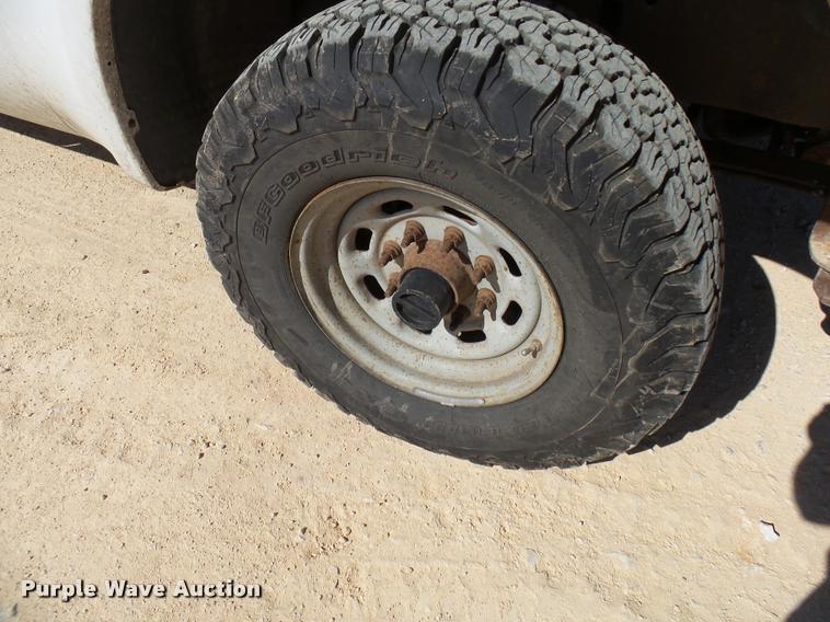 image for item DB2432 2001 Ford F350 Super Duty SuperCab pickup truck