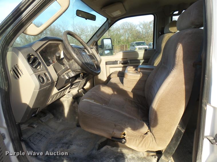 image for item DB2435 2009 Ford F550 Super Duty XL Crew Cab truck cab and chassis