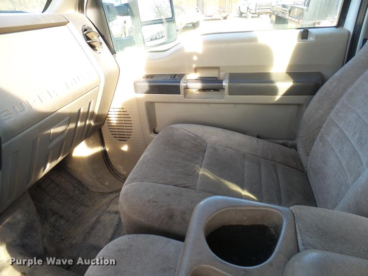 image for item DB2435 2009 Ford F550 Super Duty XL Crew Cab truck cab and chassis